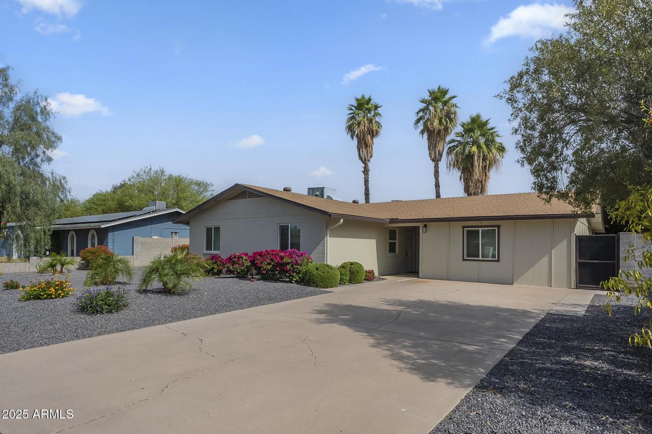 4240 E Bluefield Ave., Phoenix, AZ 85032