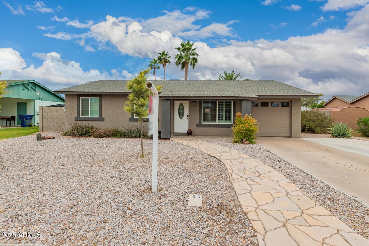 711 W El Alba Way, Chandler, AZ 85225