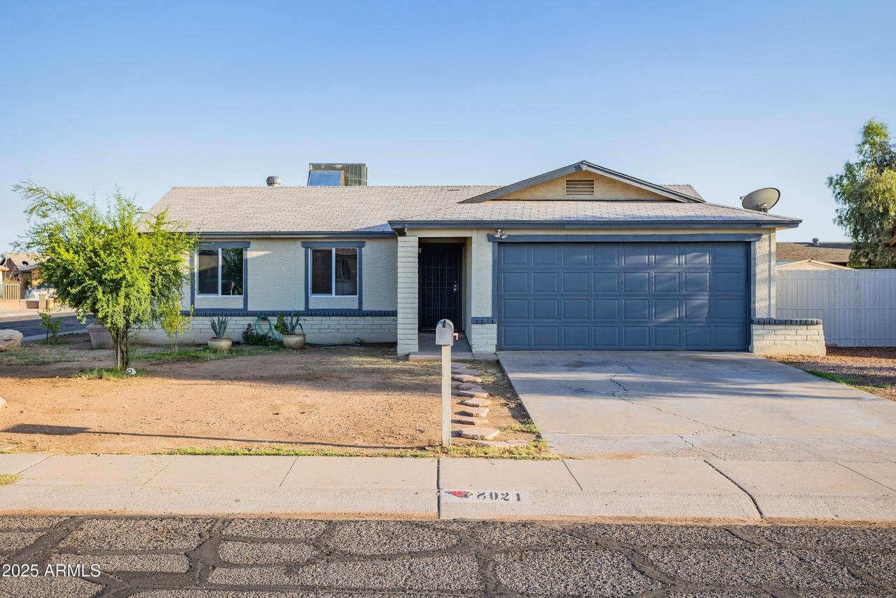 8021 W Hazelwood St., Phoenix, AZ 85033