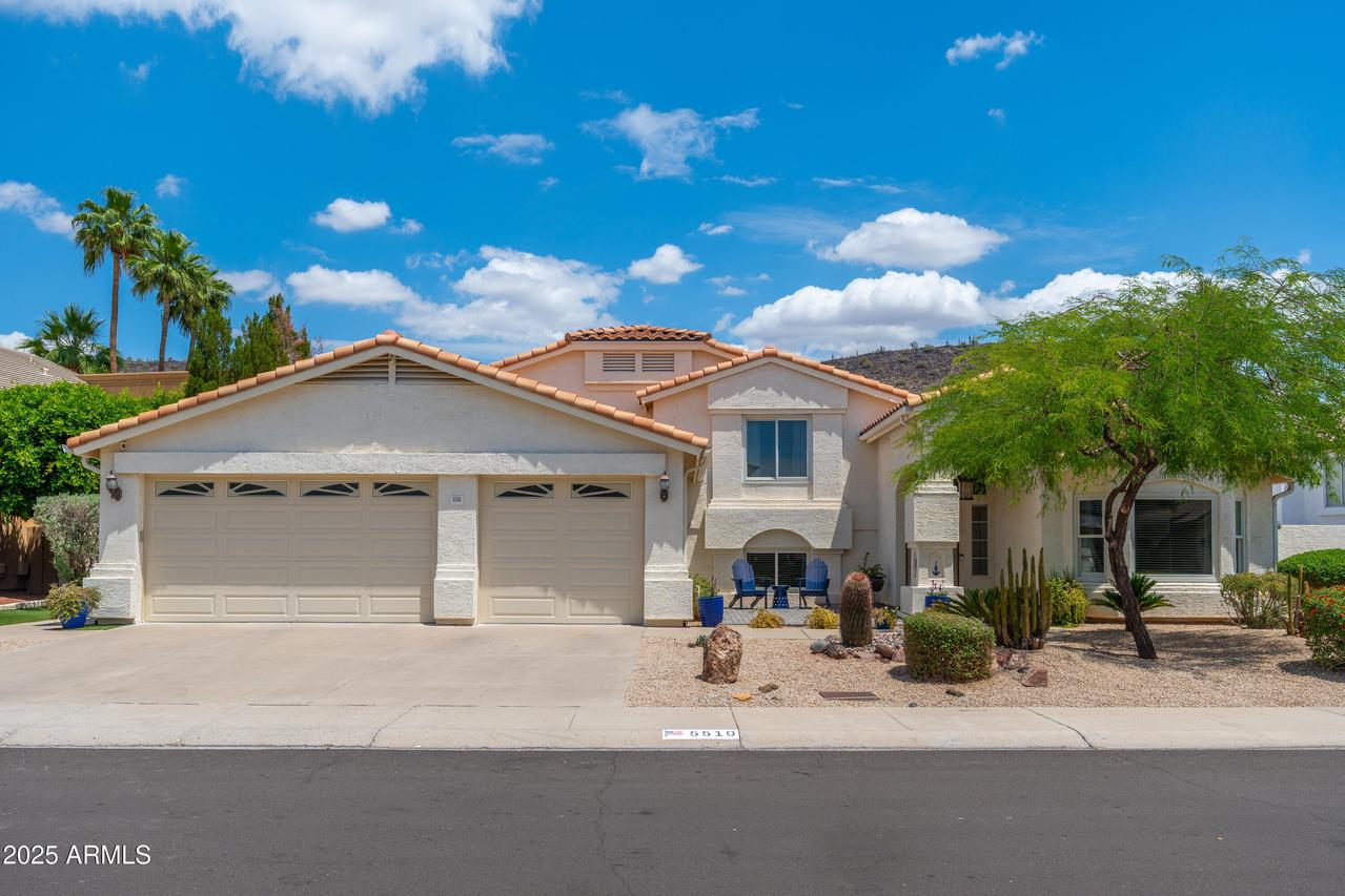 5510 W Arrowhead Lakes Dr., Glendale, AZ 85308