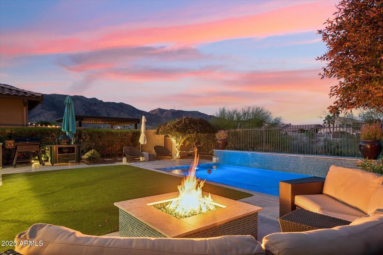 15711 S 11th Ave., Phoenix, AZ 85045