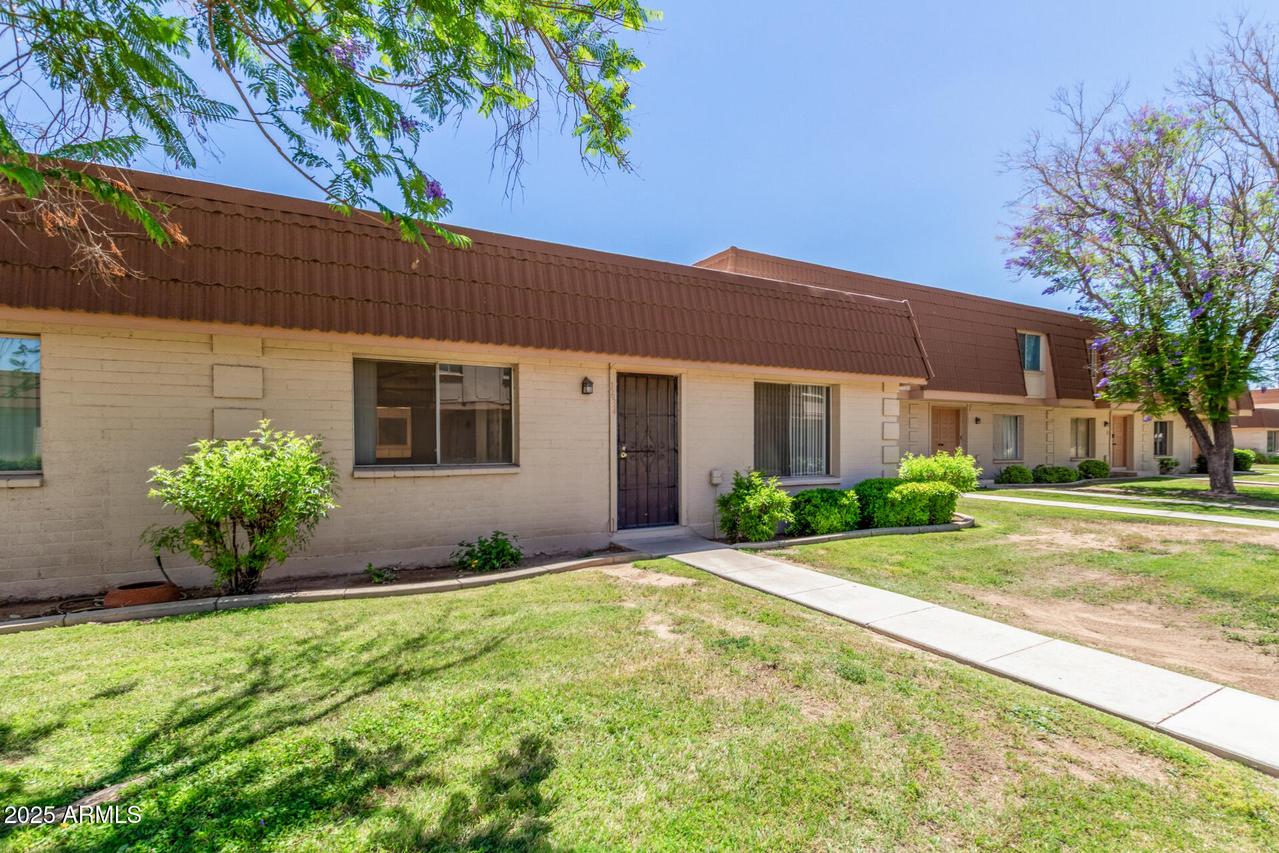 1634 E Donner Dr., Tempe, AZ 85282
