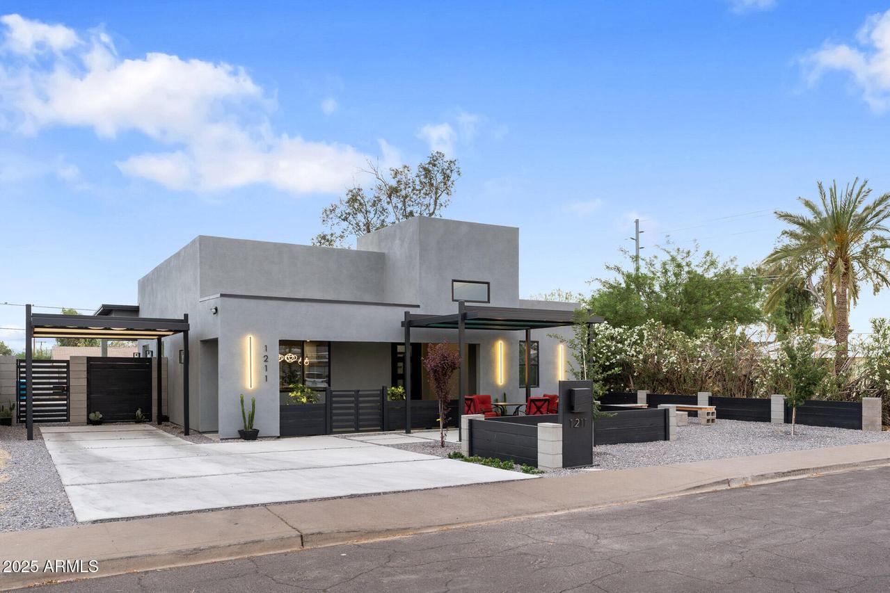 1211 E Hayward Ave., Phoenix, AZ 85020