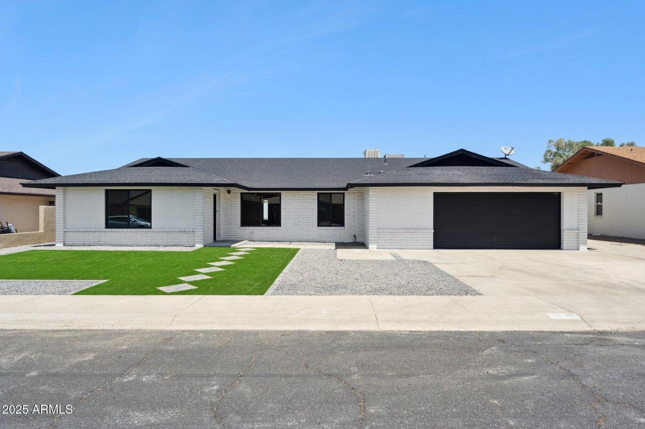 1030 E Wescott Dr., Phoenix, AZ 85024