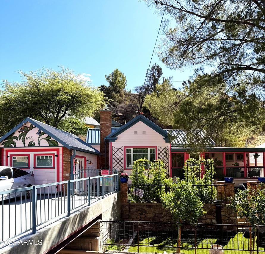 625 Tombstone Canyon, Bisbee, AZ 85603