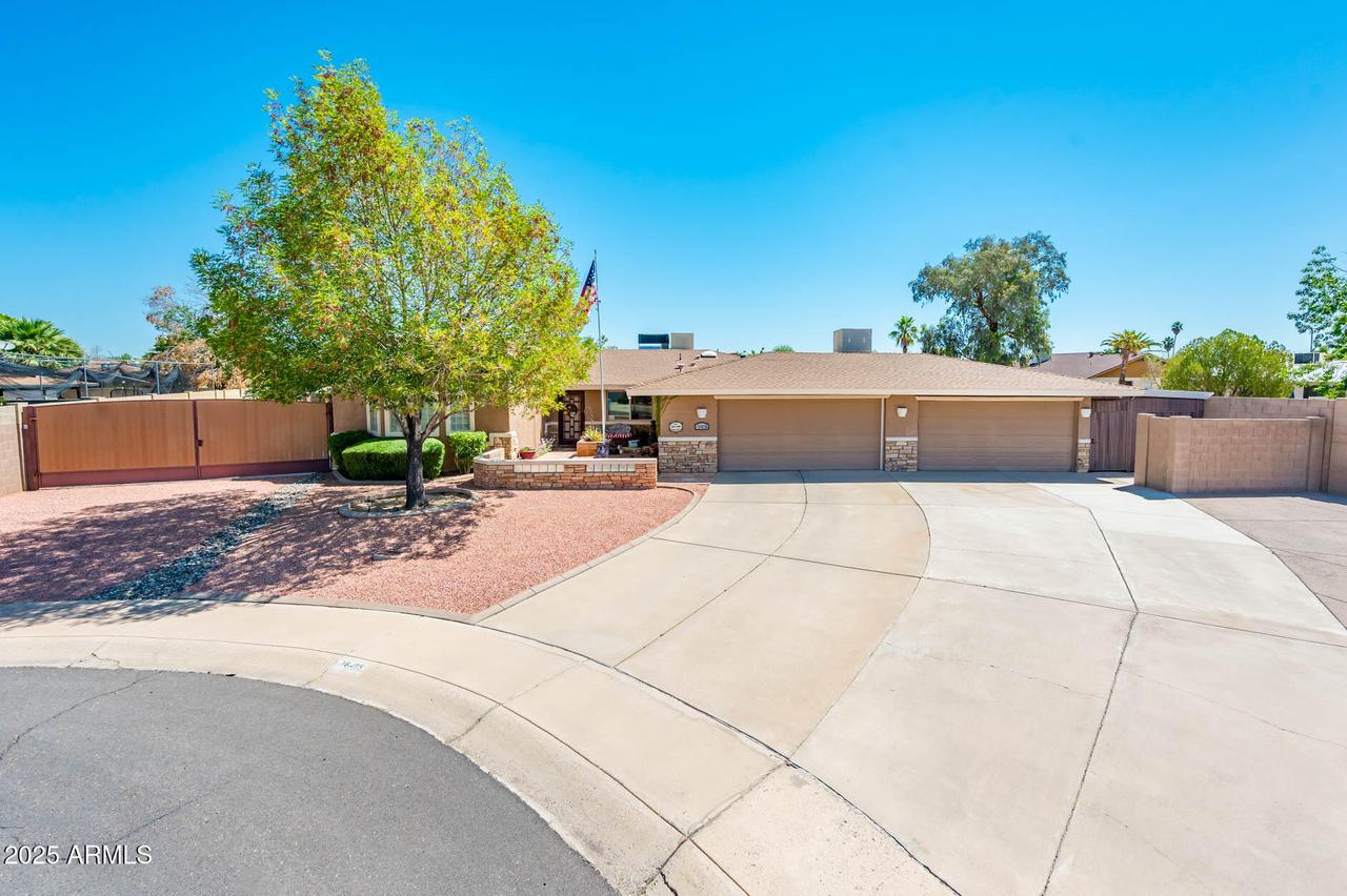 16425 N 46th Dr., Glendale, AZ 85306