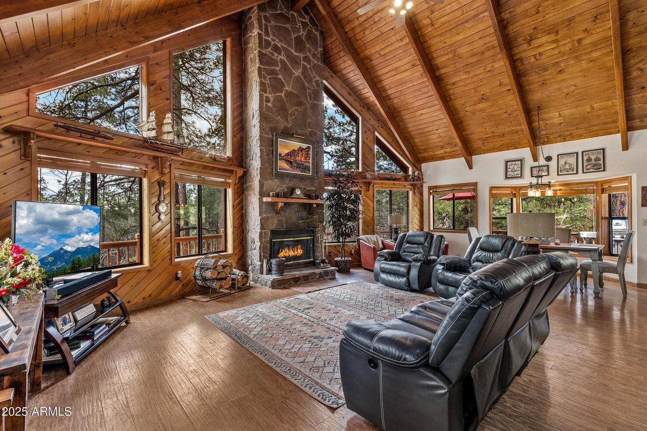 570 E Crestline Rd., Munds Park, AZ 86017