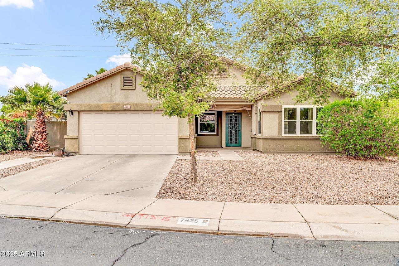 7425 N 75th Dr., Glendale, AZ 85303