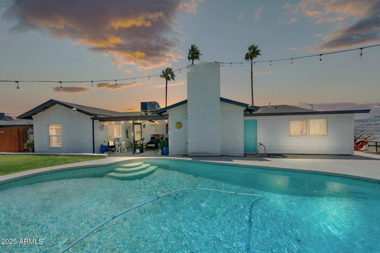 2820 E Surrey Ave., Phoenix, AZ 85032