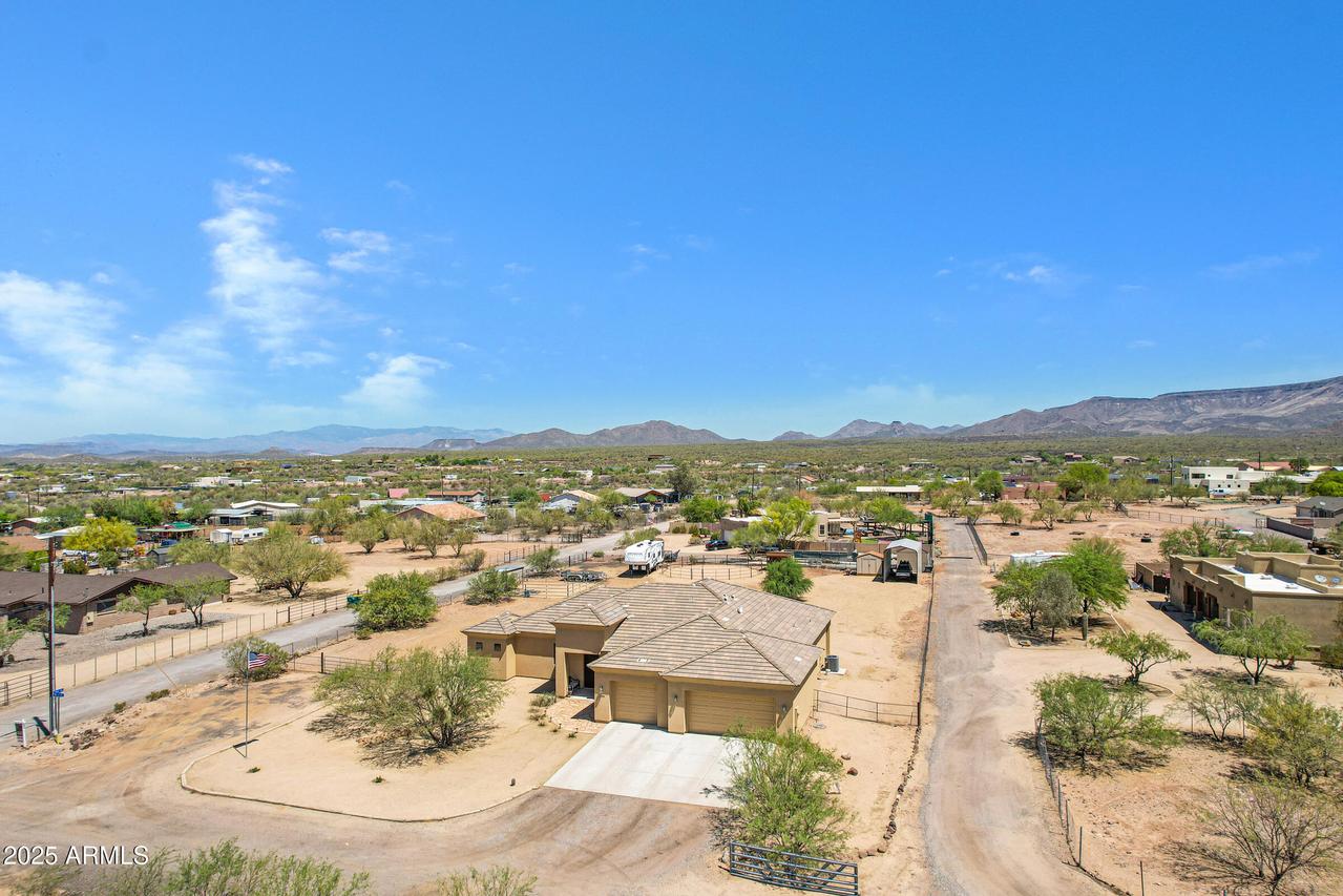 1008 E Mano Dr., New River, AZ 85087