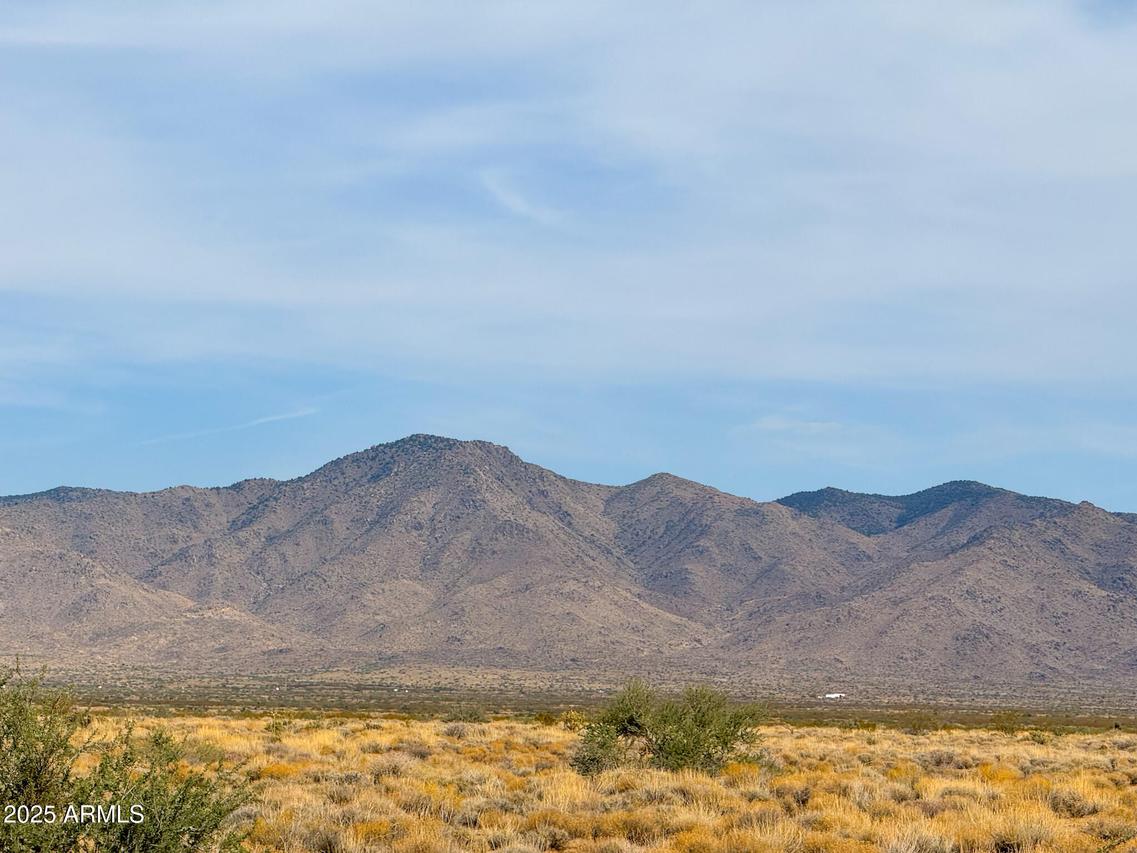 TBD Santa Cruz Rd 38.72 Acres #-, Golden Valley, AZ 86413