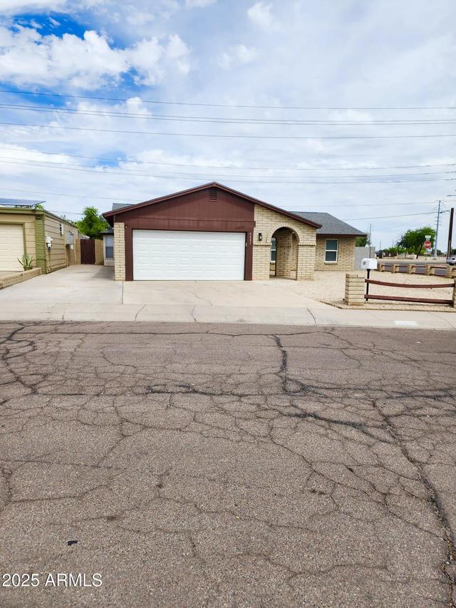 9601 N 35th Dr., Phoenix, AZ 85051