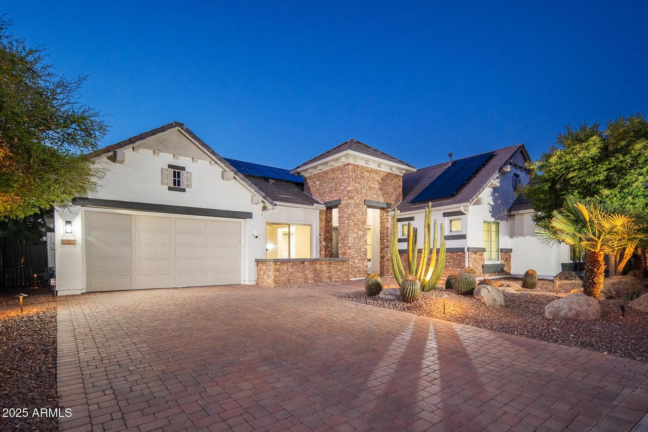 7590 W Firebird Dr., Glendale, AZ 85308