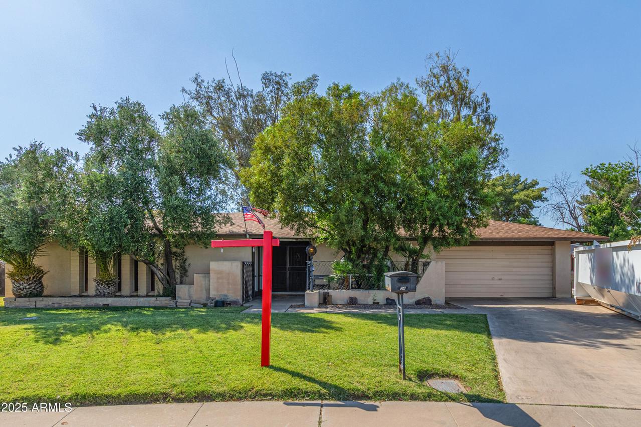 8540 N 43rd Dr., Glendale, AZ 85302
