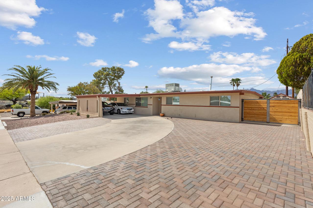 8425 E Hawthorne St., Tucson, AZ 85710