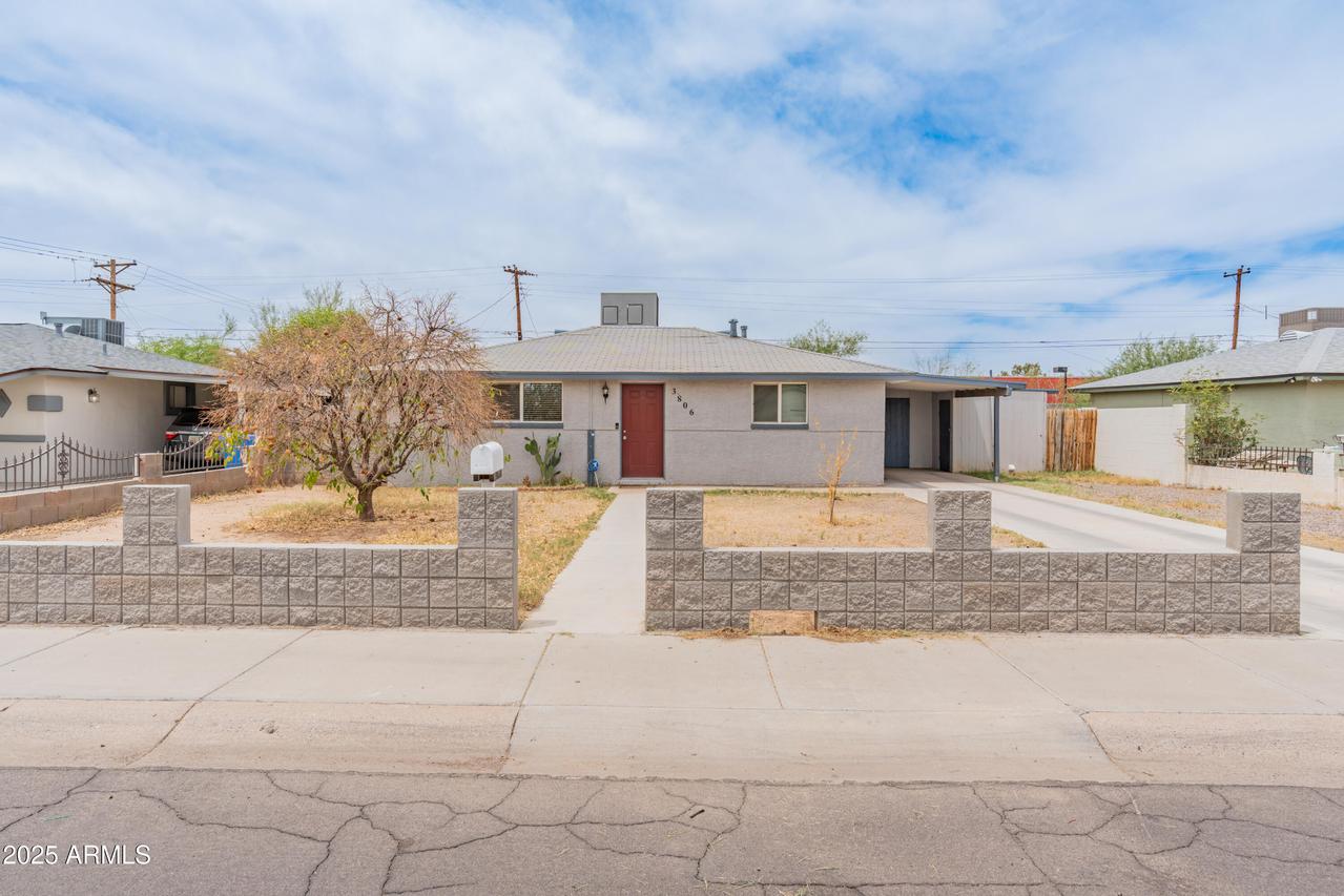 3806 N 64th Dr., Phoenix, AZ 85033