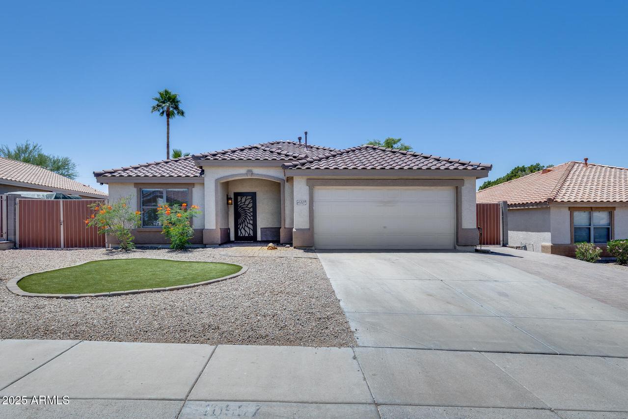 10557 W Louise Dr., Peoria, AZ 85383