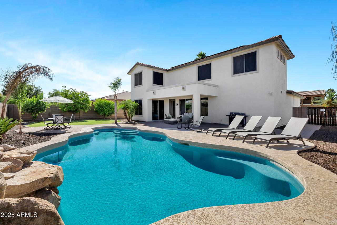 18429 W Mauna Loa Ln., Surprise, AZ 85388