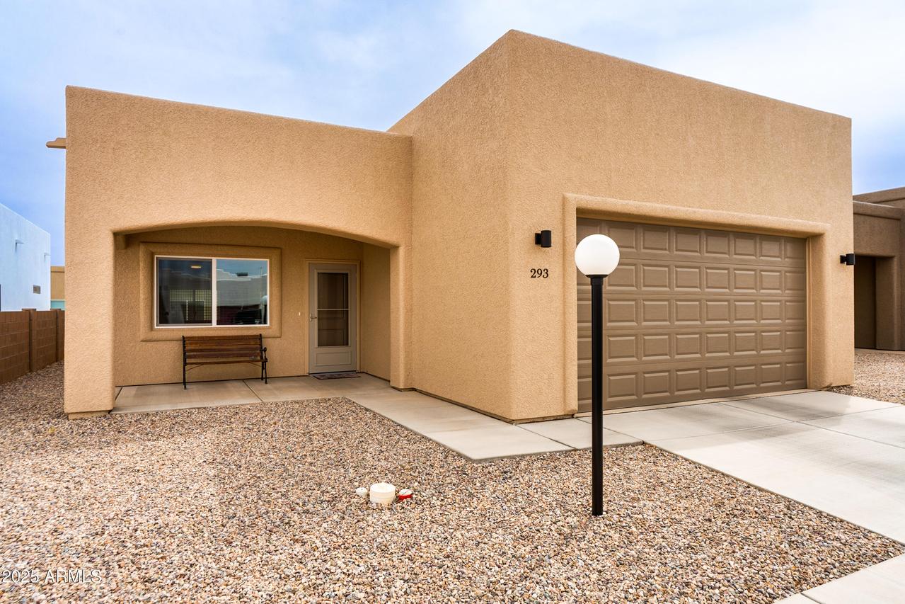 293 S Meadowood Ln., Sierra Vista, AZ 85635