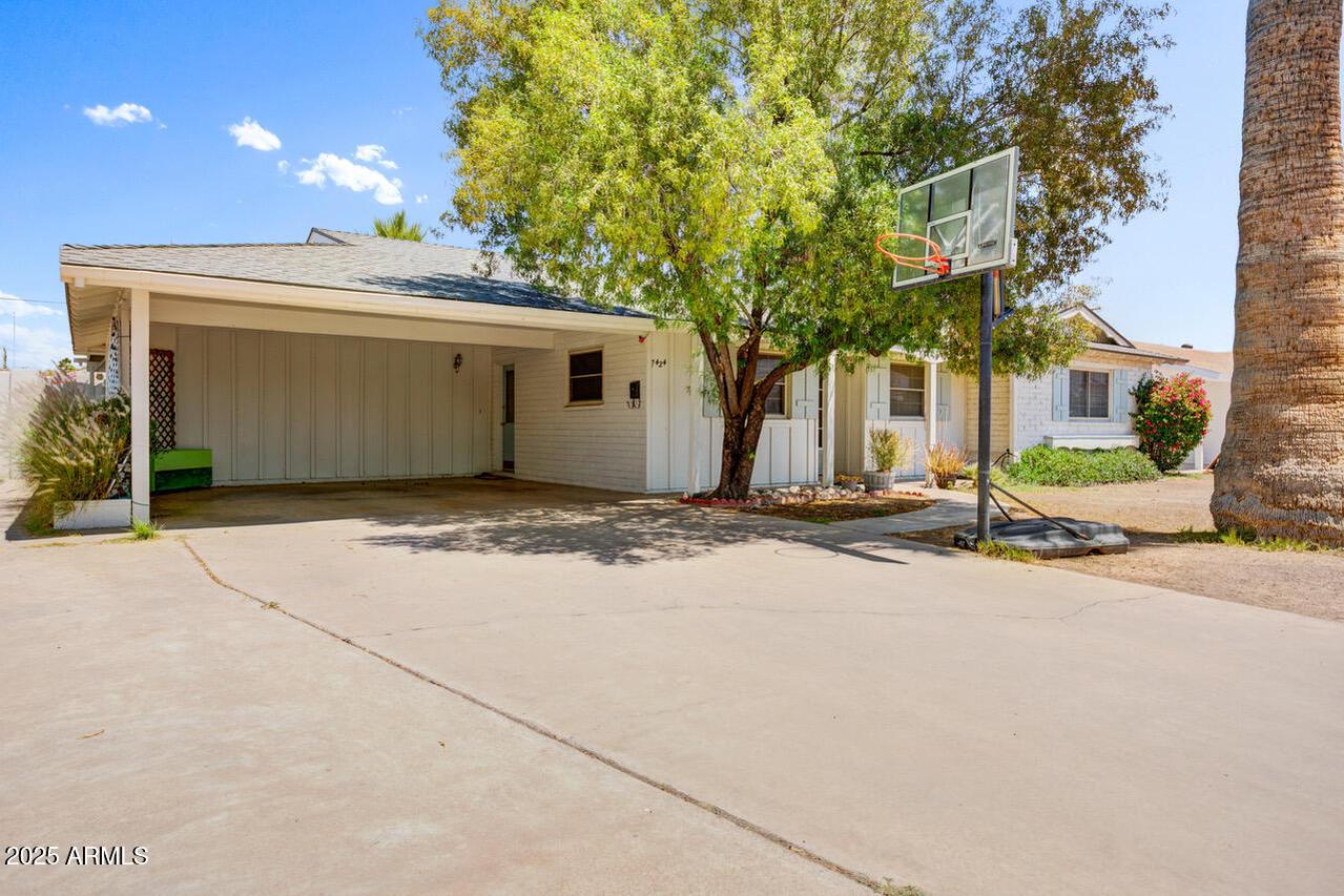 7424 E Cambridge Ave., Scottsdale, AZ 85257