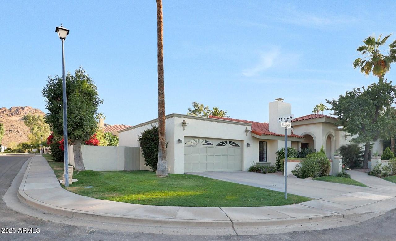 3417 E Mission Ln., Phoenix, AZ 85028