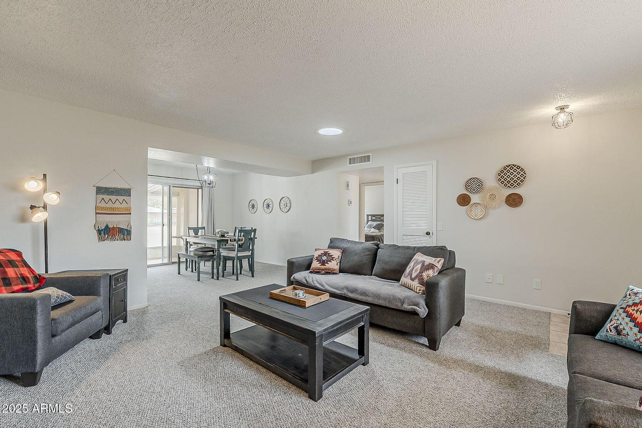 9814 W Long Hills Dr., Sun City, AZ 85351