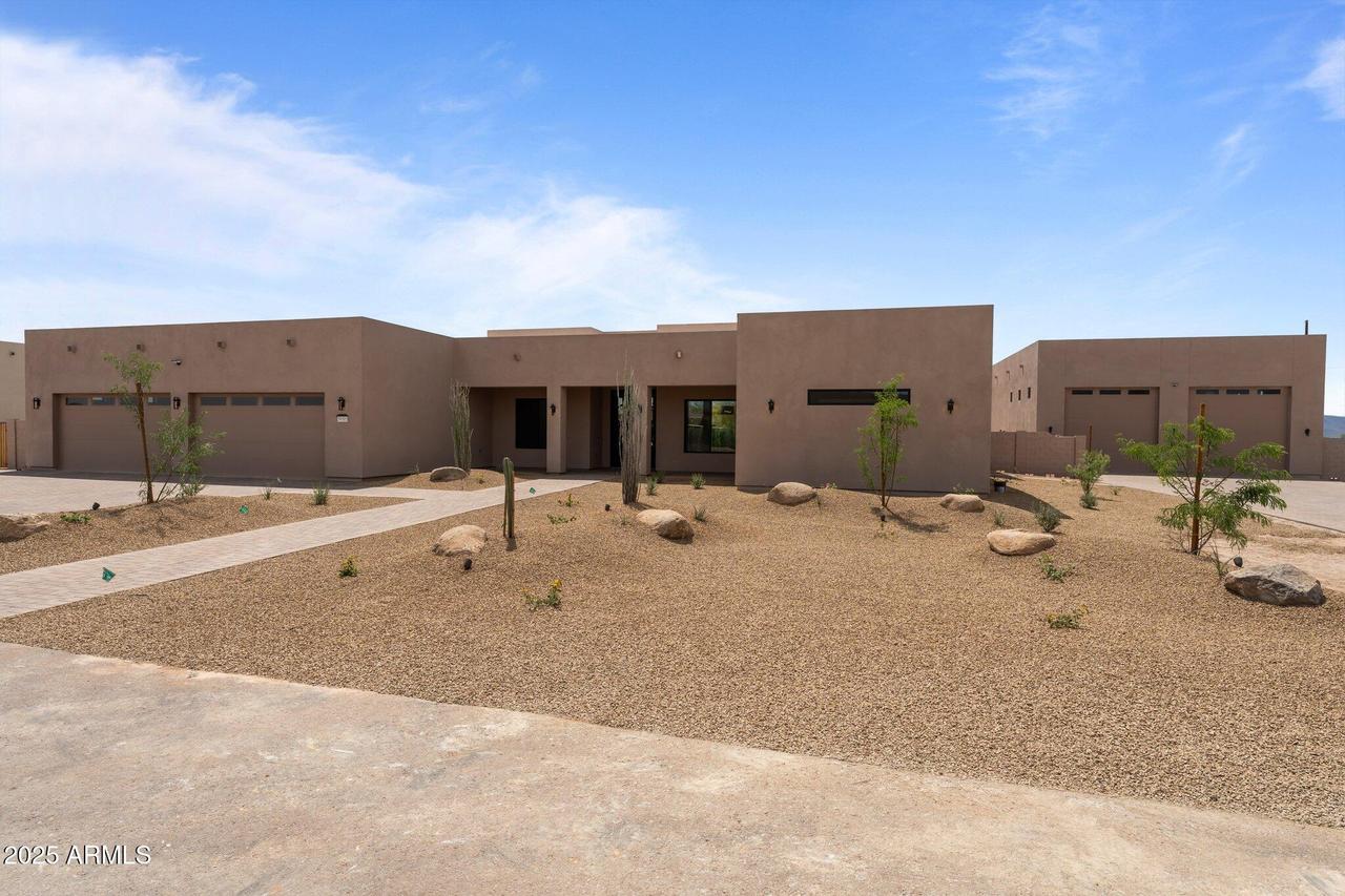 39302 N 30th Dr., Phoenix, AZ 85086
