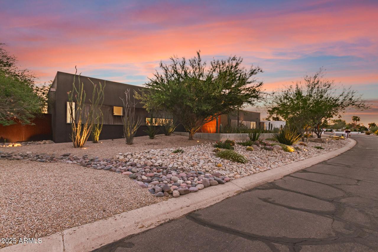9502 N 47th St., Phoenix, AZ 85028