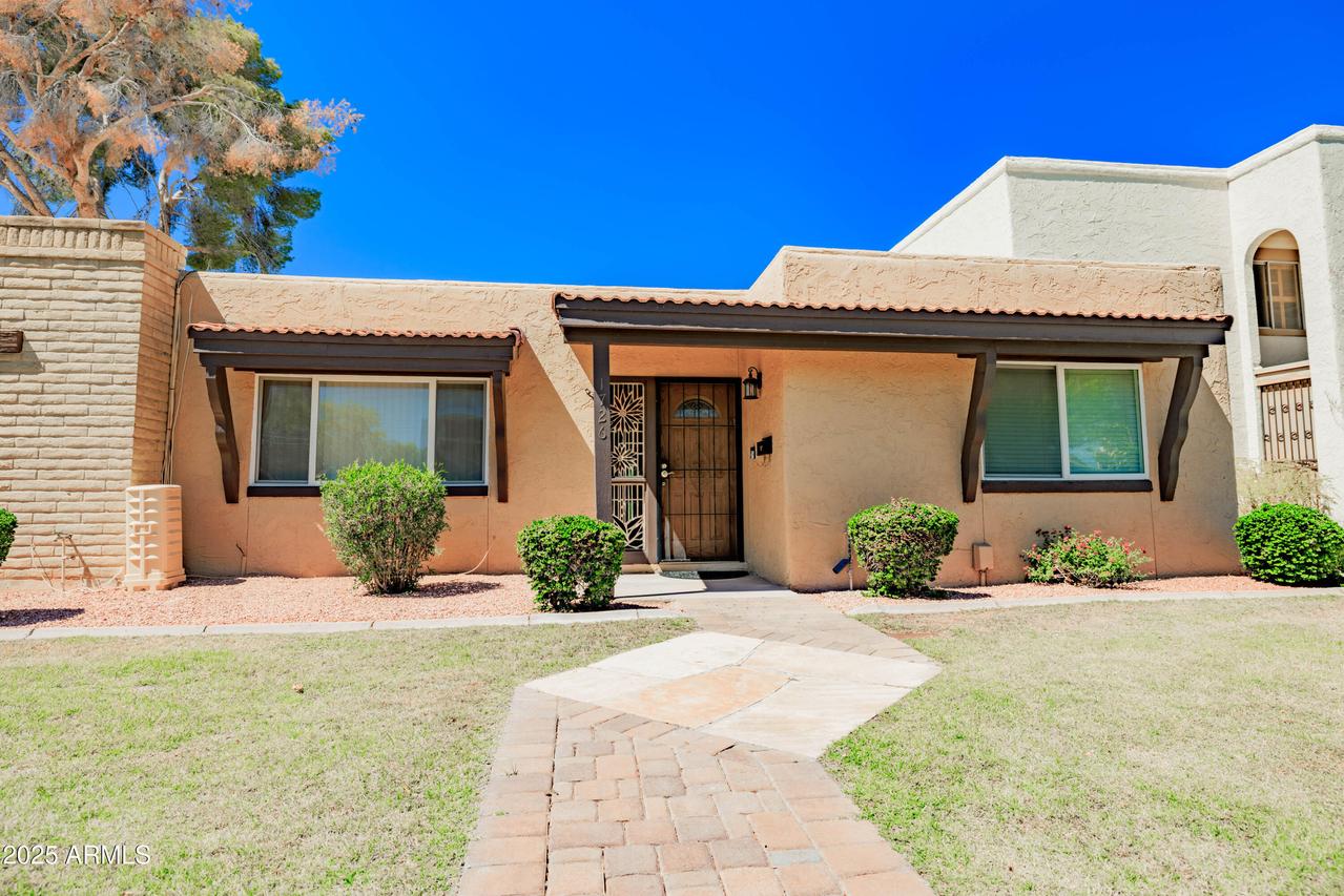 1726 W Claremont St., Phoenix, AZ 85015