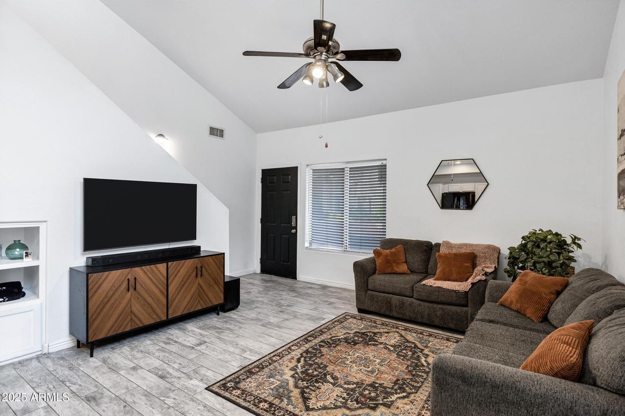 2201 N Comanche Dr. #1093, Chandler, AZ 85224