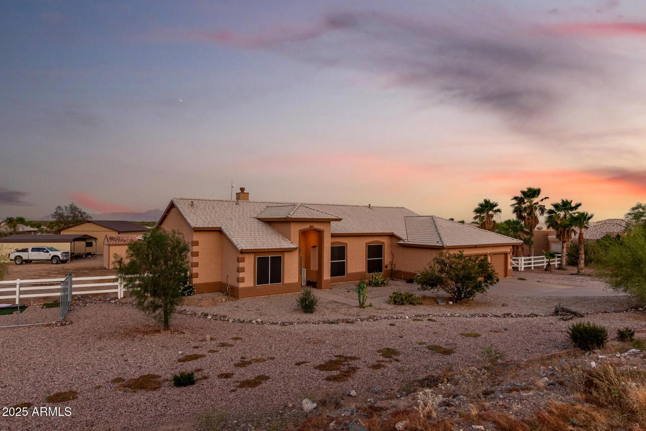 8351 S Summit Dr., Casa Grande, AZ 85293