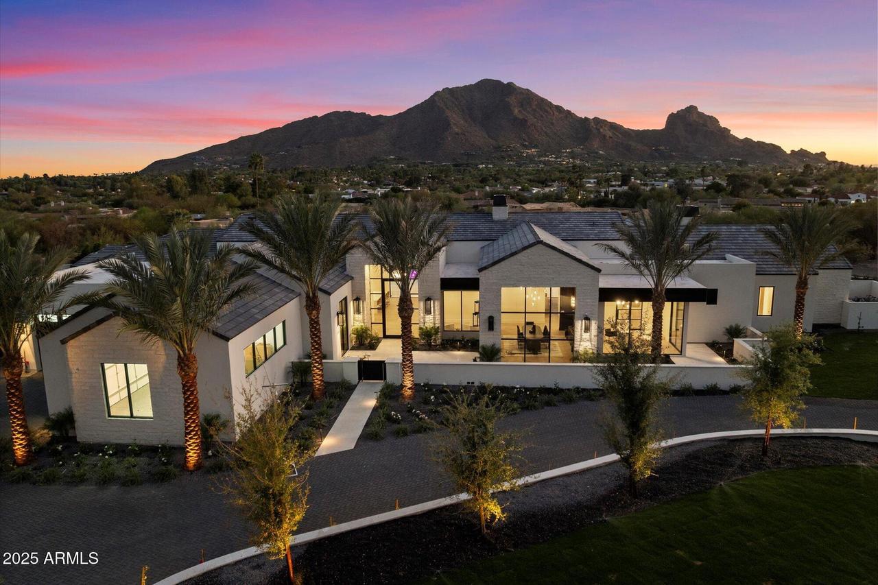 6203 E Joshua Tree Ln., Paradise Valley, AZ 85253
