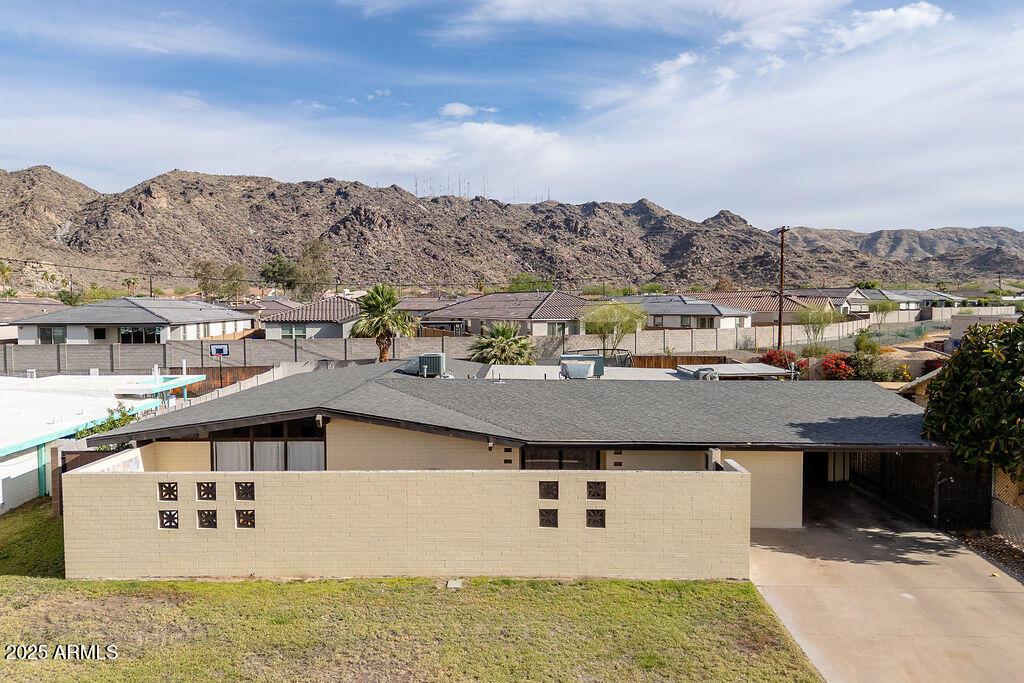 327 E Monte Way, Phoenix, AZ 85042