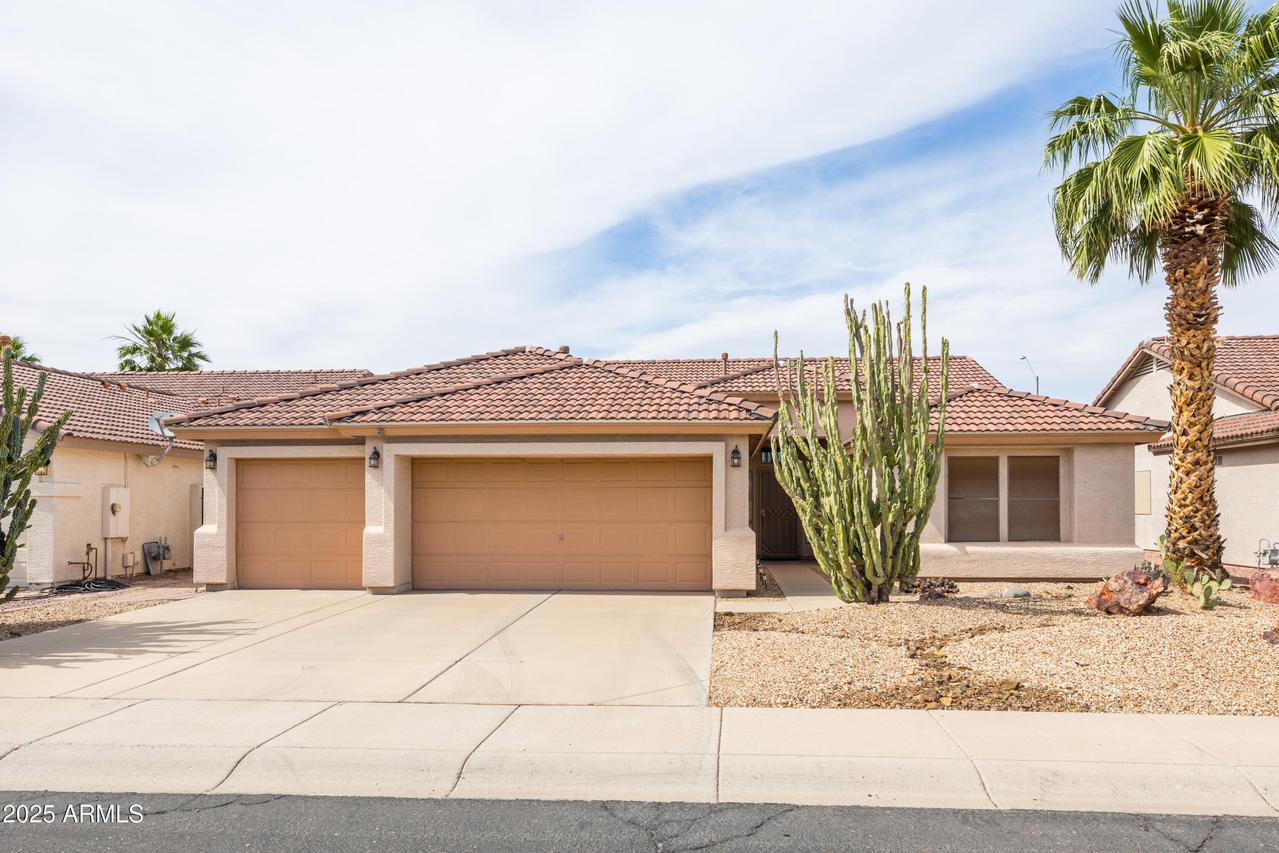 4020 W Menadota Dr., Glendale, AZ 85308