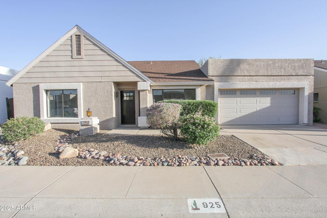 925 E Wagoner Rd., Phoenix, AZ 85022
