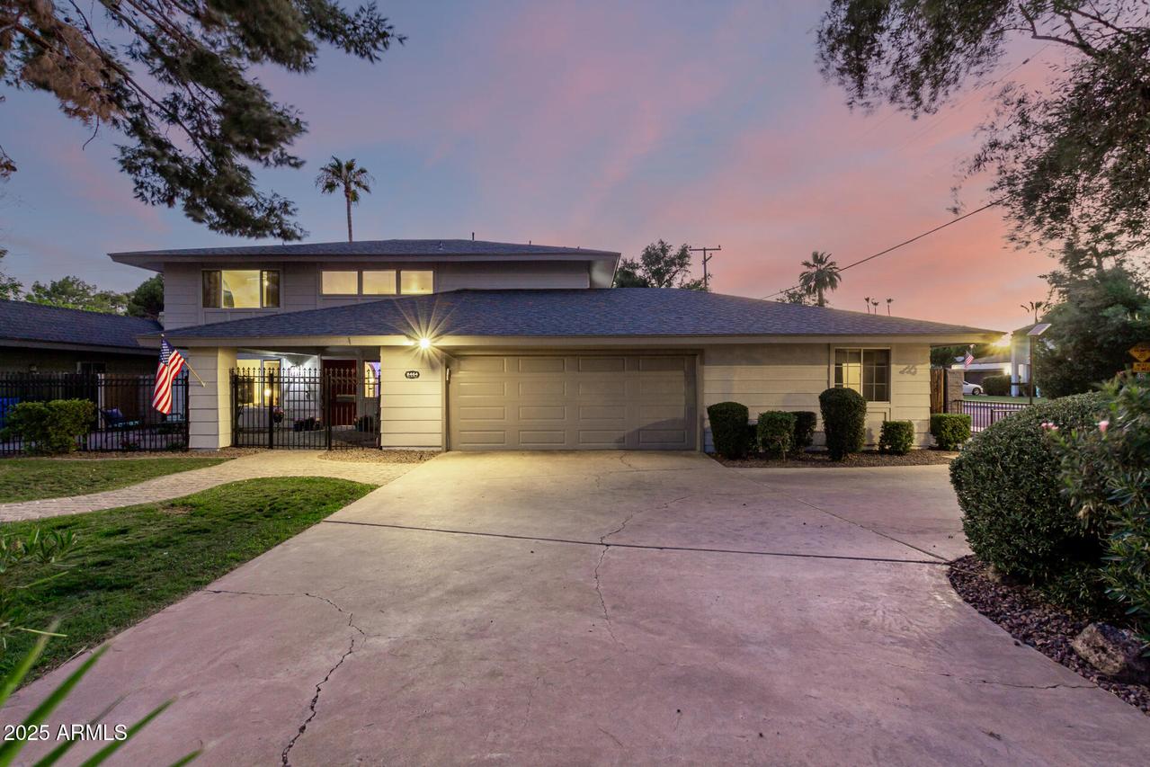8464 N 7th Ave., Phoenix, AZ 85021