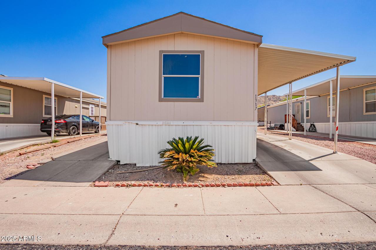 1317 W Summerside Rd., Phoenix, AZ 85041