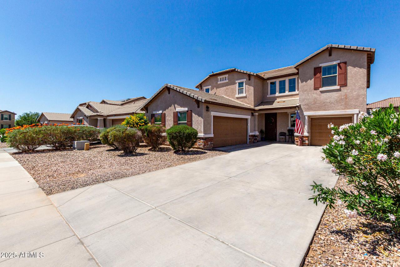 868 W Desert Glen Dr., San Tan Valley, AZ 85143