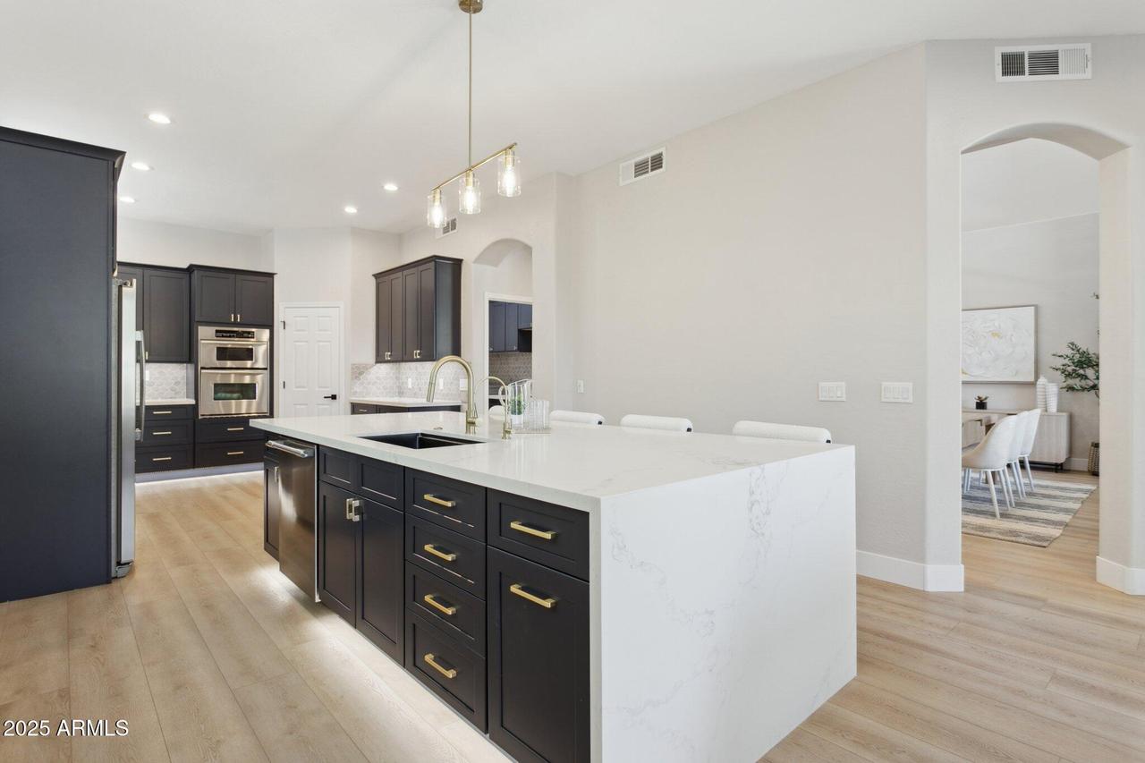 3202 E Orange Dr., Phoenix, AZ 85018
