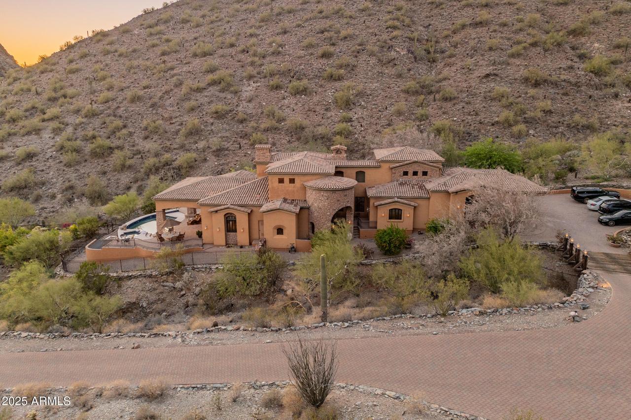 11550 E Paradise Ln., Scottsdale, AZ 85255