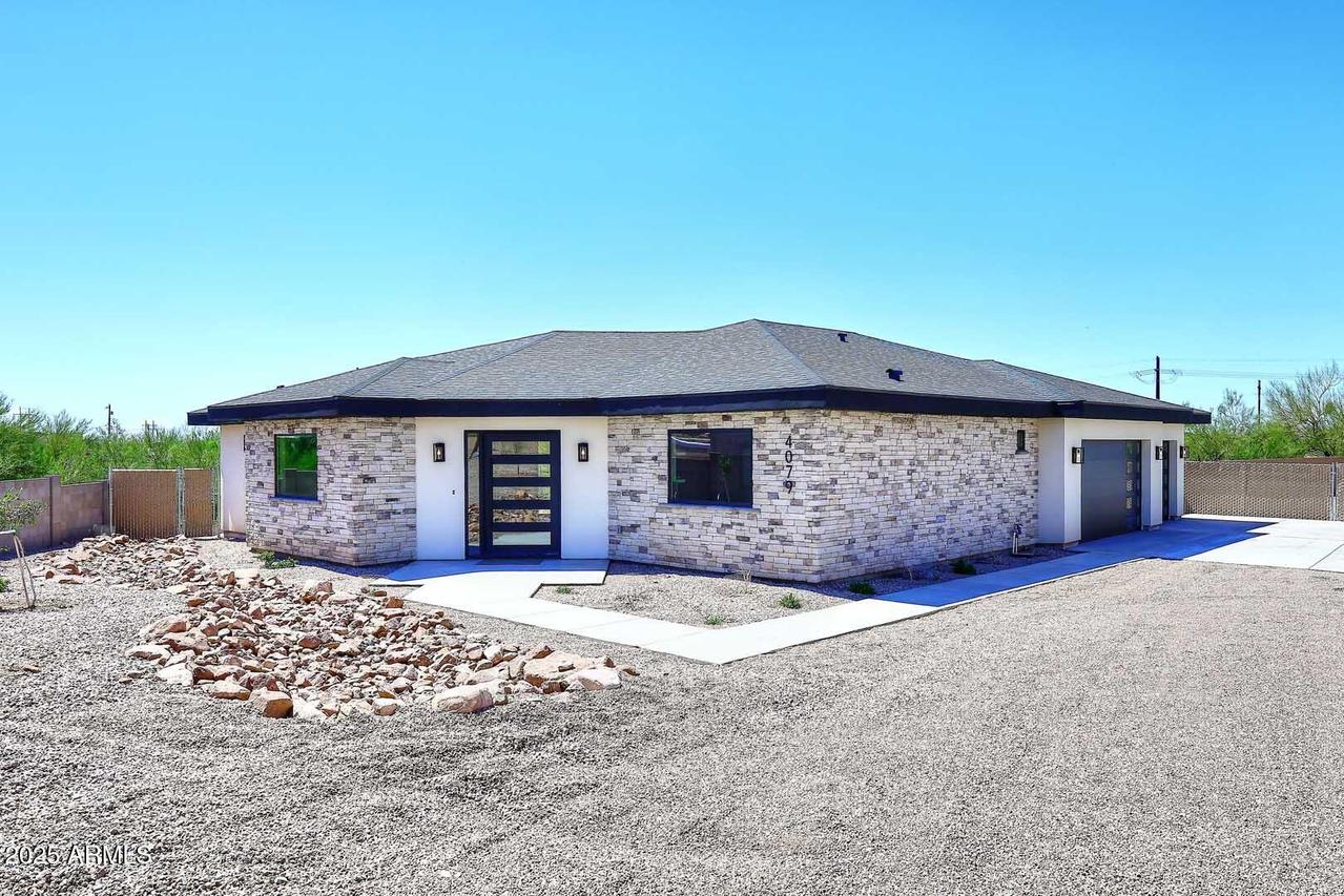 4079 E Roosevelt St., Apache Junction, AZ 85119