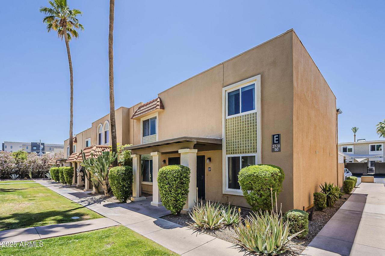 601 E Palo Verde Dr. #27, Phoenix, AZ 85012