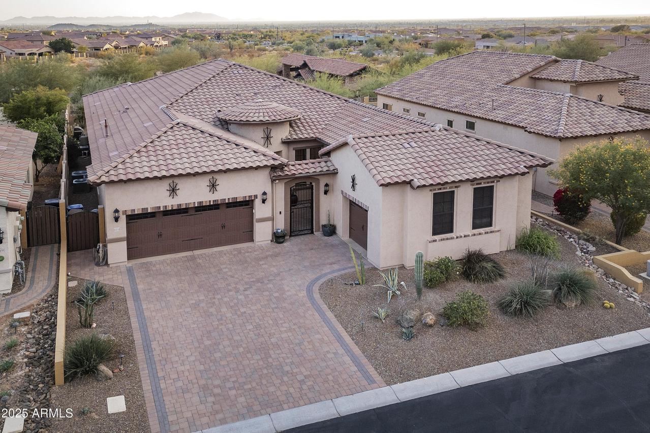 8433 E Leonora St., Mesa, AZ 85207