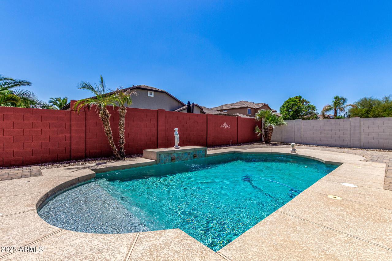 18041 W Ivy Ln., Surprise, AZ 85388