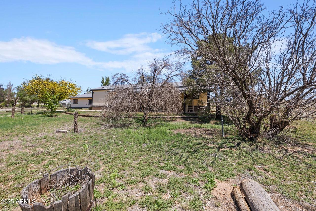 25160 N Larita Rd., Paulden, AZ 86334