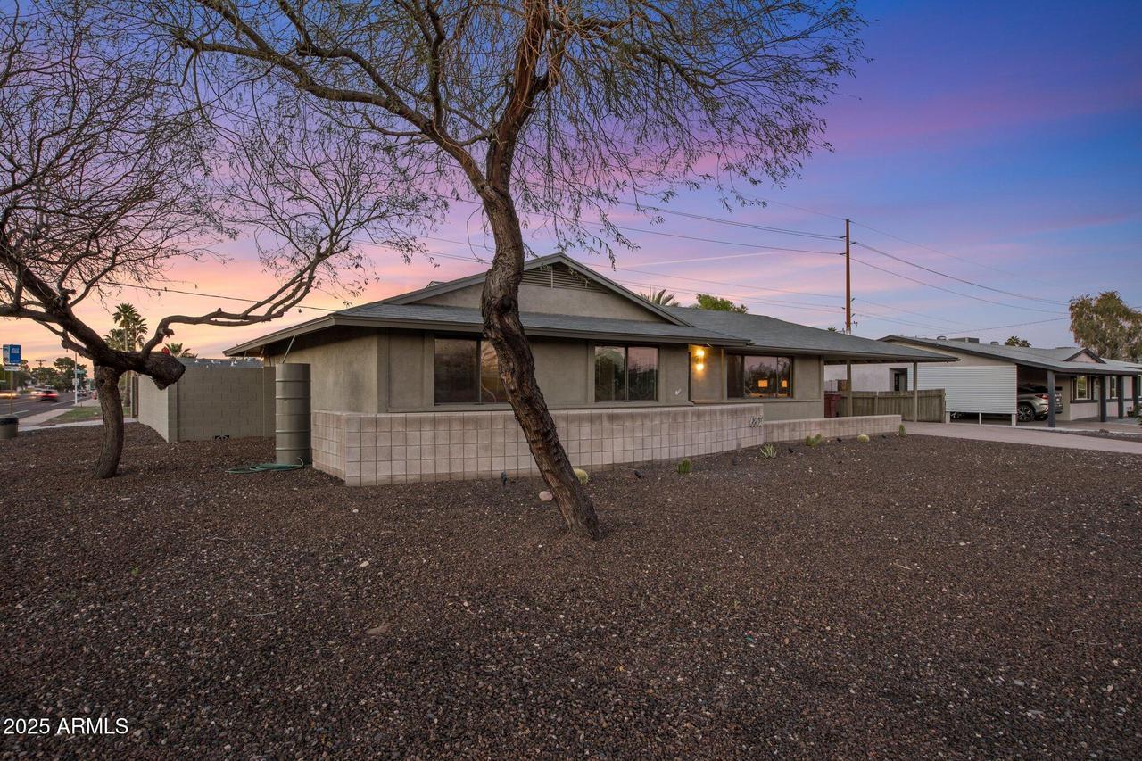6802 E Oak St., Scottsdale, AZ 85257