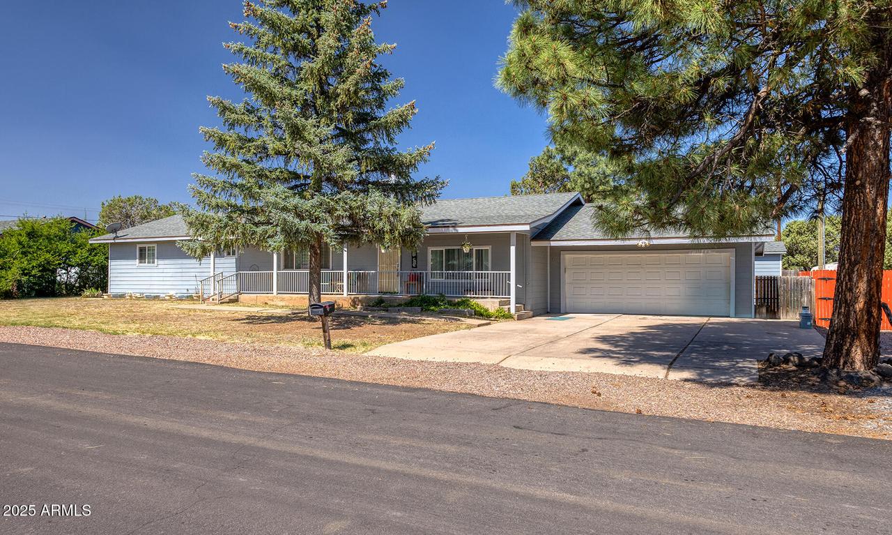 40 N 5th St., Show Low, AZ 85901