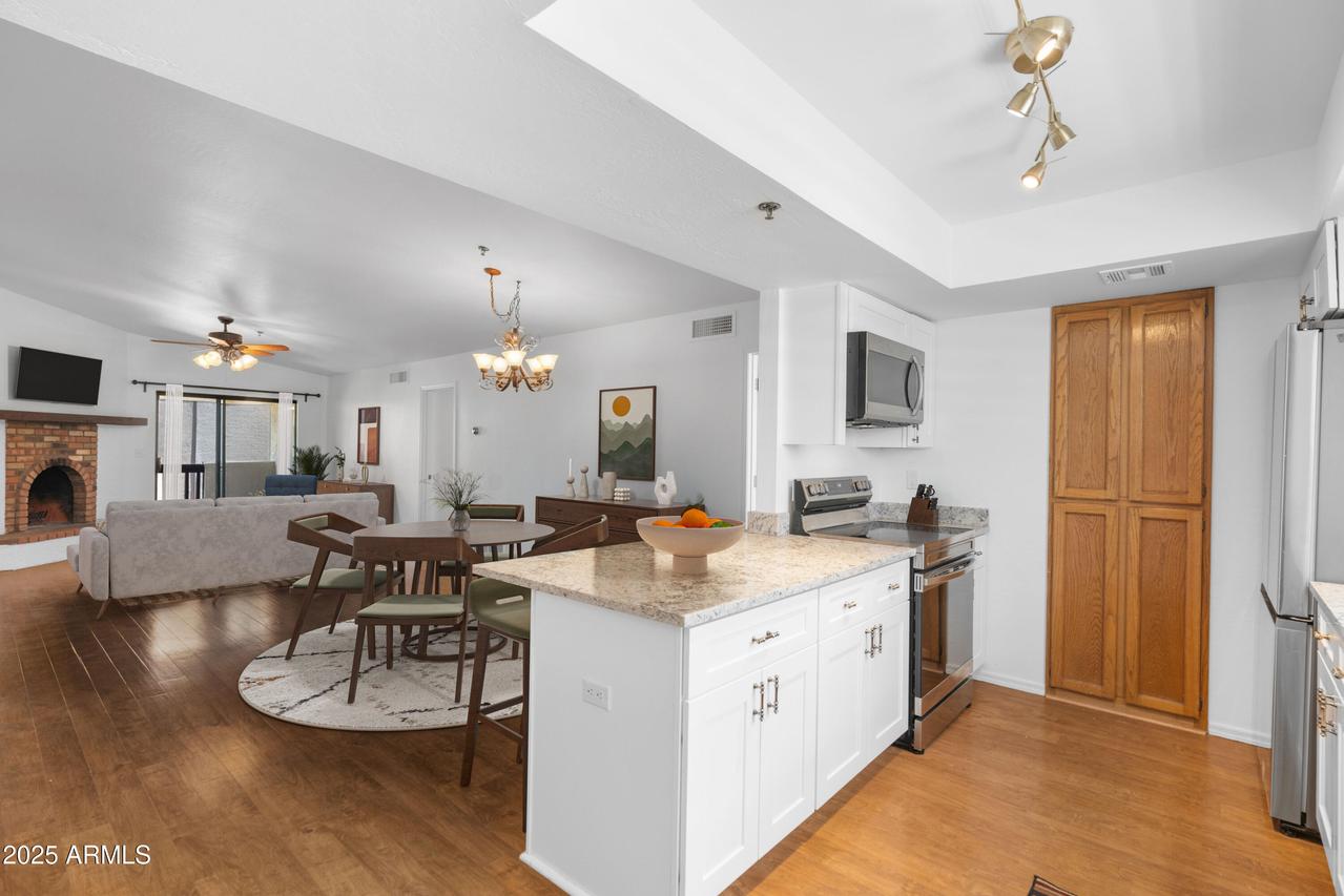 3031 N Civic Center Plz. #317, Scottsdale, AZ 85251