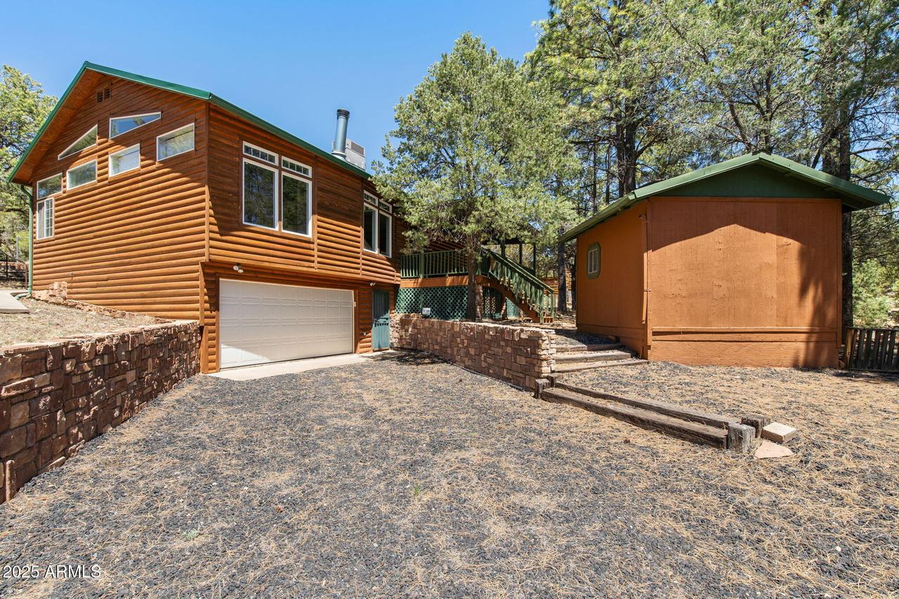 1957 Aspen Cir., Overgaard, AZ 85933