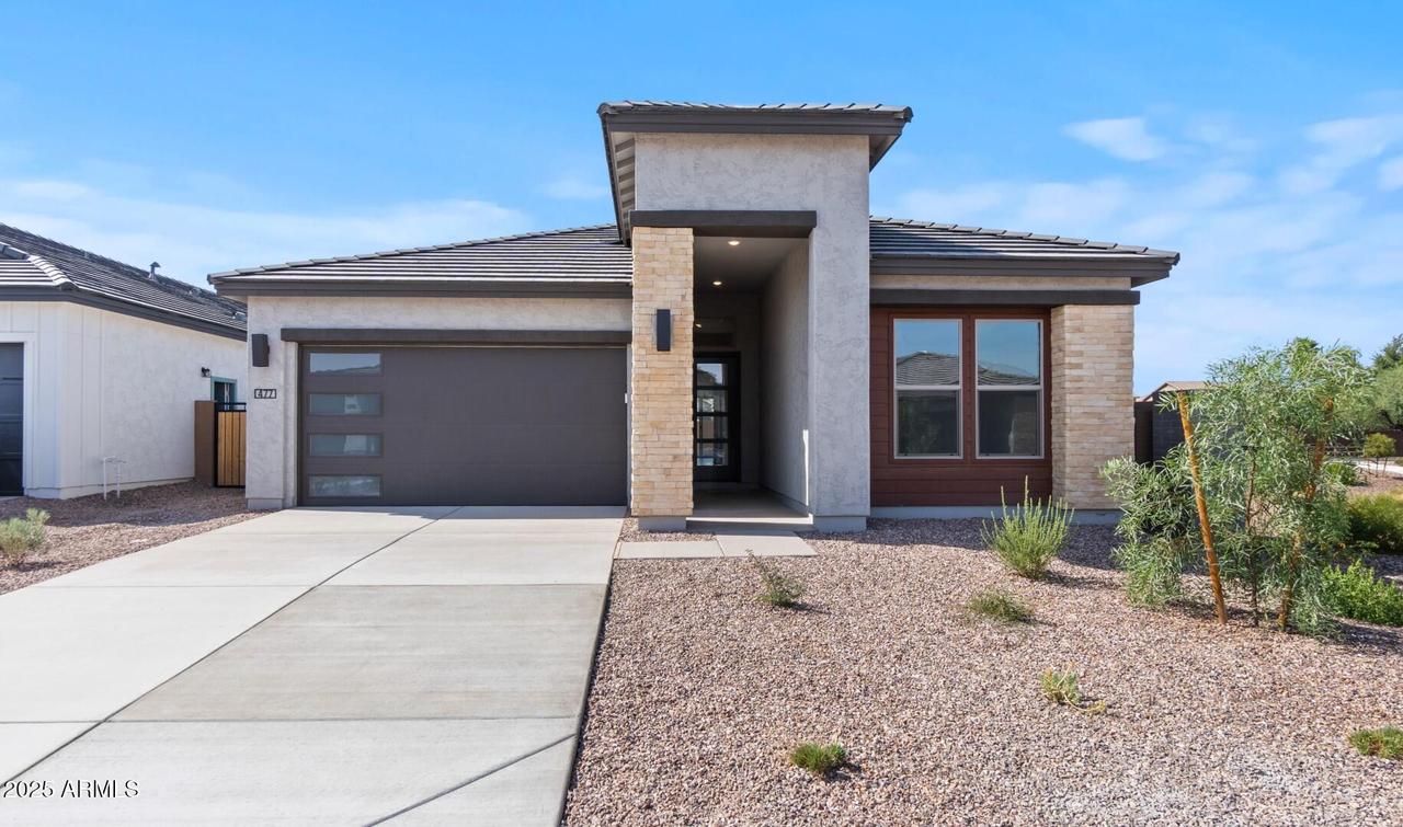 477 E Aurora Dr., San Tan Valley, AZ 85140